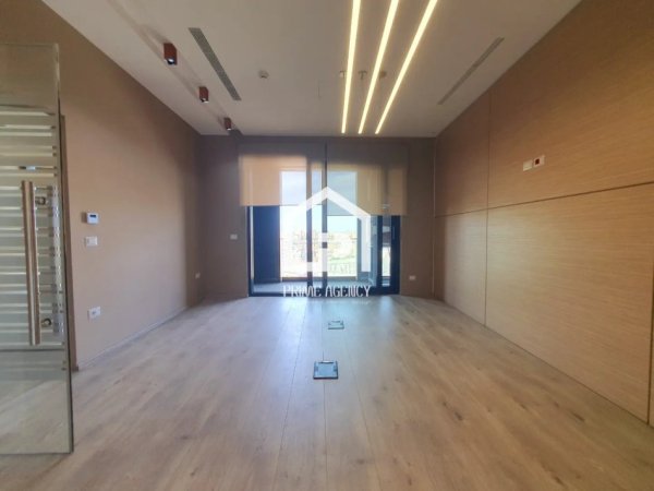 Tirane, jepet me qera ambjent biznesi , Kati 7, 147 m² 2,100 € (RRUGA ELBASANIT)