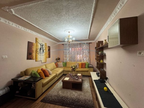 Tirane, shitet apartament 2+1, Kati 3, 115 m² 180,000 € (MARGARITA TUTULANI)