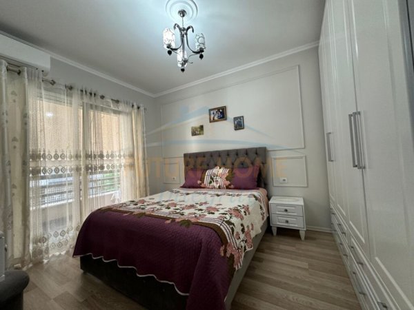 Tirane, shitet apartament 3+1+Ballkon, Kati 2, 129 m² 219,000 € (Ali Demi)