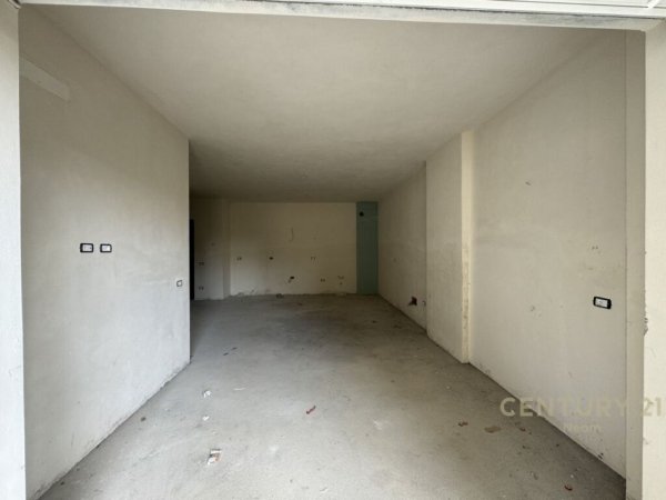 Tirane, shitet apartament , Kati 1, 74 m² 185,000 € 