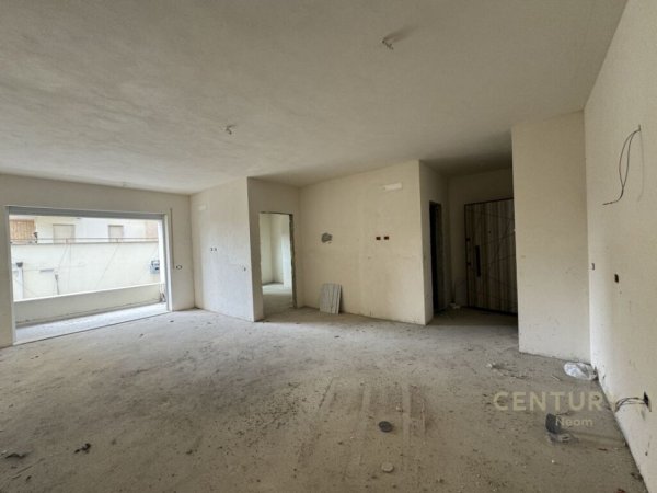 Tirane, shitet apartament , Kati 1, 74 m² 185,000 € 