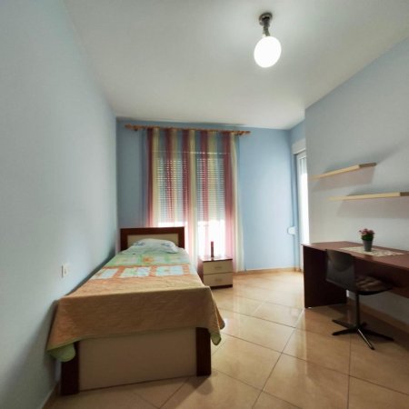 Tirane, shitet apartament 2+1+Ballkon, , 110 m² 185,000 € (Rruga Frosina Plaku)
