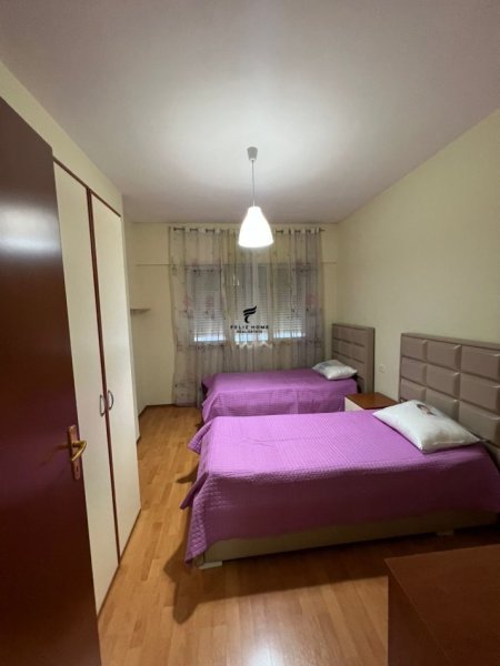 Tirane, jepet me qera apartament 2+1, Kati 3, 100 m² 650 € (KOMUNA E PARISIT)