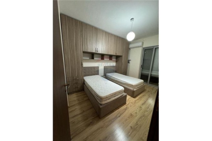 Tirane, jepet me qera apartament 2+1+Aneks+Ballkon, Kati 6, 75 m² 400 € (Astir,)