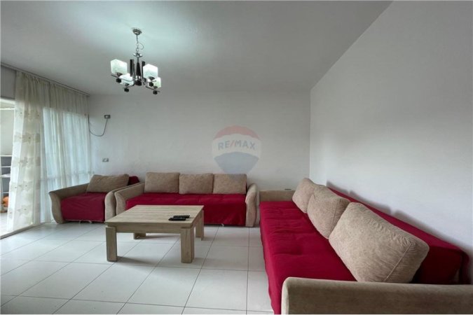 Tirane, jepet me qera apartament 3+1+Ballkon, Kati 3, 100 m² 500 € (Rruga Bardhyl)