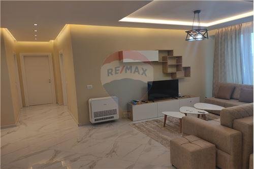 Tirane, jepet me qera apartament 2+1, Kati 8, 90 m² 580 € (Kompleksi Turdiu - Fusha e Aviacionit, Albania)