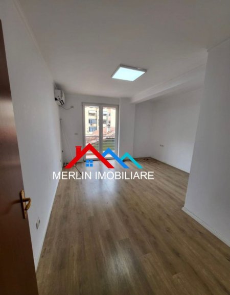 Tirane, jepet me qera apartament 2+1, Kati 2, 100 m² 600 € (Muhamet Gjollesha)