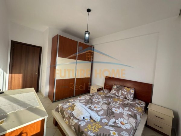 Tirane, jepet me qera apartament 2+1+Ballkon, Kati 8, 116 m² 450 € (Rruga Kastriotet, Kthesa Kamzes)