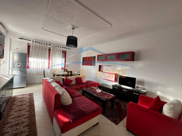 Tirane, jepet me qera apartament 2+1+Ballkon, Kati 8, 116 m² 450 € (Rruga Kastriotet, Kthesa Kamzes)