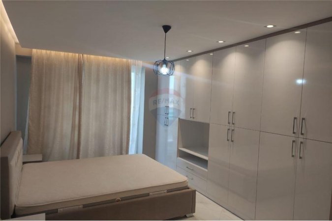 Tirane, jepet me qera apartament 2+1+Ballkon, Kati 4, 90 m² 580 € (Rruga Beniamin Kruta)