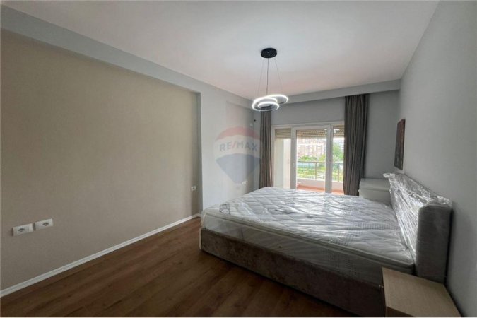 Tirane, jepet me qera apartament 2+1+Ballkon, , 150 m² 850 € (Apartament 2+1+2 tek Kopshti Zoologjik !)