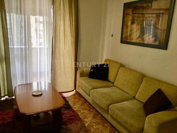 Tirane, shitet apartament 1+1, Kati 3, 60 m² 80,000 € (Rruga Ali Demi)