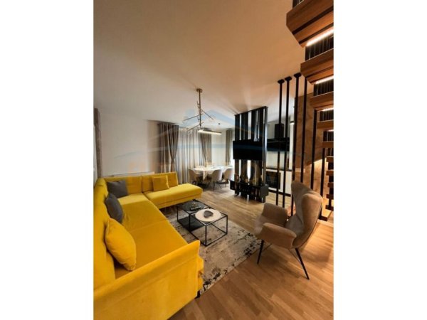 Tirane, shitet apartament duplex 2+1, Kati 8, 96 m² 278,000 € (ISH PARKU)