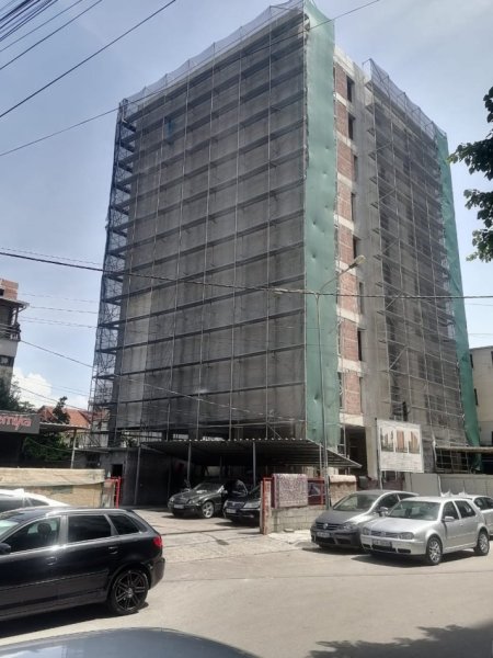 Tirane, shitet apartament 1+1, Kati 3, 77 m² 122,000 € (5 maj)