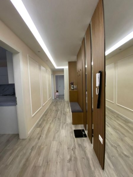 Tirane, jepet me qera apartament 2+1, Kati 5, 111 m² 600 € (UNAZA E RE)