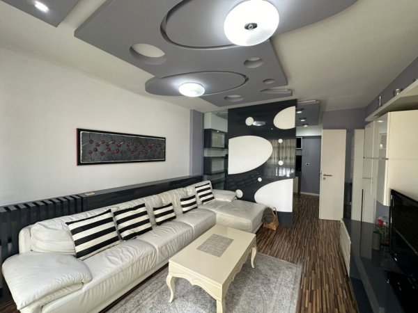 Tirane, shitet apartament 2+1+Ballkon, Kati 10, 112 m² 320,000 € (Brigada VIII)