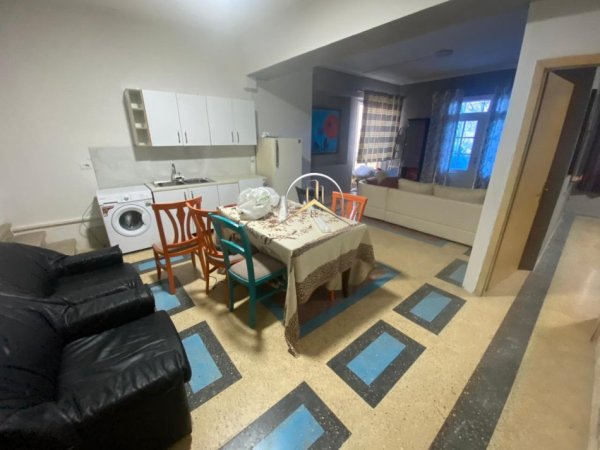 Tirane, jepet me qera apartament 1+1, Kati 1, 55 m² 300 € (Kopshti Zoologjik)