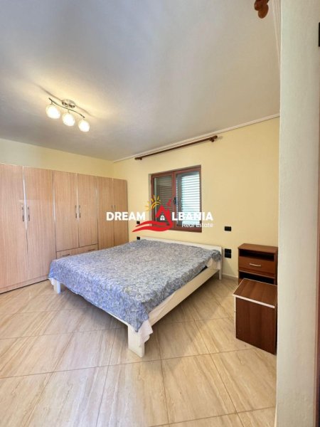 Tirane, jepet me qera apartament 3+1+Ballkon, Kati 2, 140 m² 600 € 