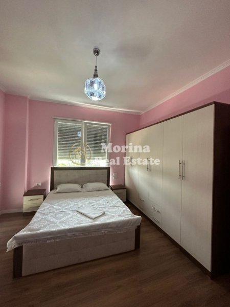 Tirane, jepet me qera apartament 1+1, Kati 5, 100 m² 500 € (Rruga 5 Maji)
