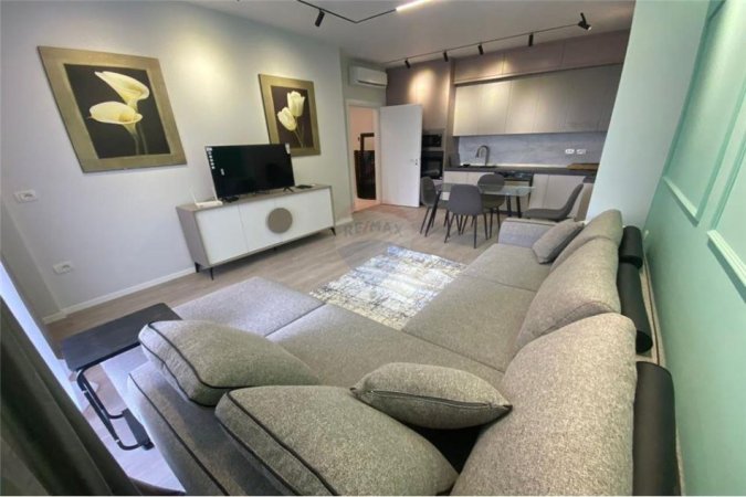 Tirane, jepet me qera apartament 2+1+Ballkon, Kati 2, 108 m² 700 € (Rruga Simon Gjoni)
