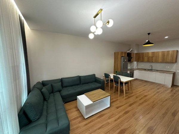 Tirane, jepet me qera apartament 1+1+Ballkon, Kati 6, 70 m² 700 € ( SQUARE 21, RRUGA E KAVAJES)