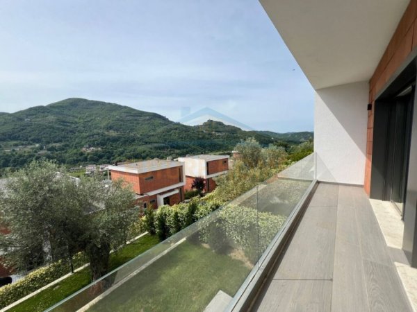Tirane, shitet Vile 3 Katshe, , 202 m² 495,000 € (Olive Grove)
