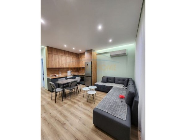 Tirane, shitet apartament 2+1+Ballkon, Kati 2, 89 m² 149,000 € (LIqeni i Thate)