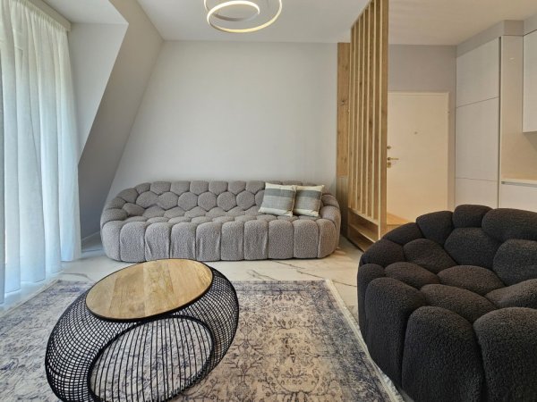Tirane, jepet me qera apartament 2+1+Ballkon, Kati 3, 90 m² 1,200 € (JOY Residence - TEG)