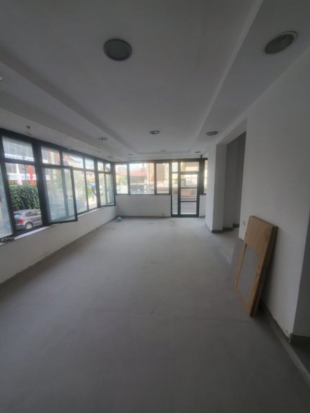 Tirane, jepet me qera , , 170 m² 1,000 € 