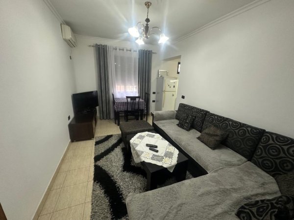 Tirane, jap me qera apartament 2+1+Ballkon, Kati 5, 80 m² 500 € (Rruga Mine Peza)