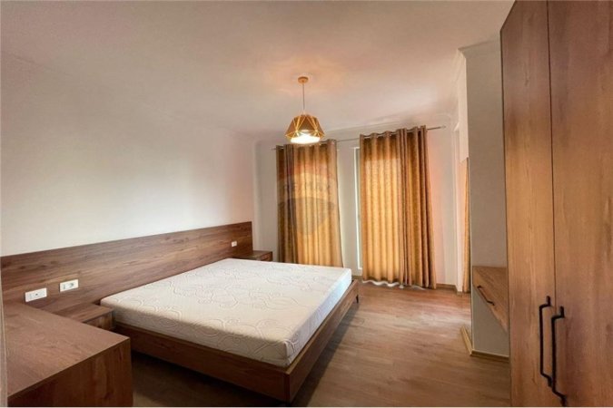 Tirane, jepet me qera apartament 1+1, Kati 4, 79 m² 670 € (Apartament 1+1+ Post Parkimi per qira tek Zogu Zi)