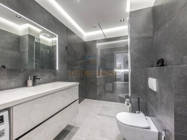 Tirane, shitet apartament 1+1, Kati 8, 64 m² 205,000 € (Rruga Barrikadave)