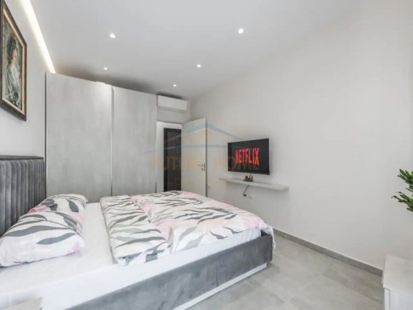 Tirane, shitet apartament 1+1, Kati 8, 64 m² 205,000 € (Rruga Barrikadave)