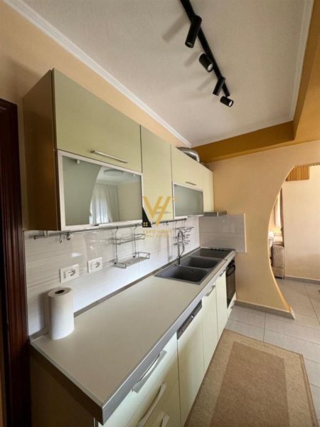 Tirane, jepet me qera apartament 2+1+Ballkon, Kati 3, 105 m² 600 € (DON BOSKO)