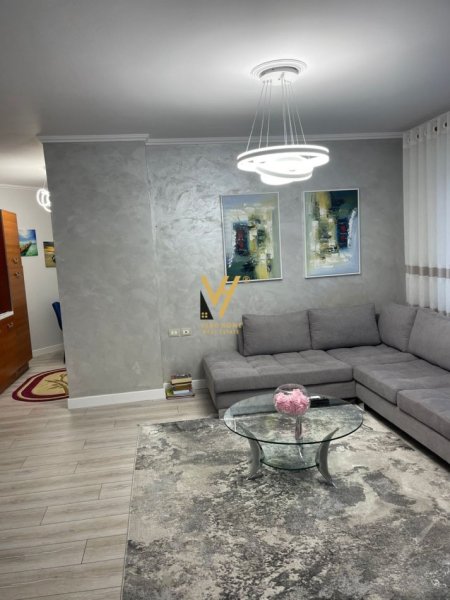 Tirane, jepet me qera apartament 1+1+Ballkon, Kati 3, 70 m² 700 € (RRUGA E KOSOVAREVE)