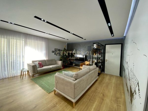 Tirane, jepet me qera apartament 3+1+Ballkon, Kati 2, 138 m² 1,800 € (Sunrise Residence prane TEG)