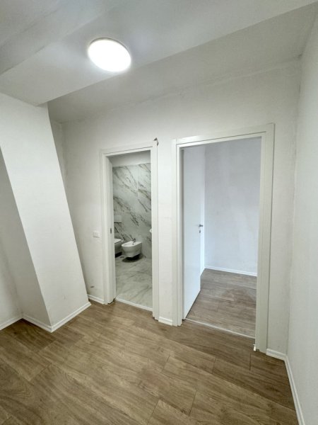 Tirane, jepet me qera apartament 1+1, Kati 1, 78 m² 600 € (Rruga Qemal Stafa)