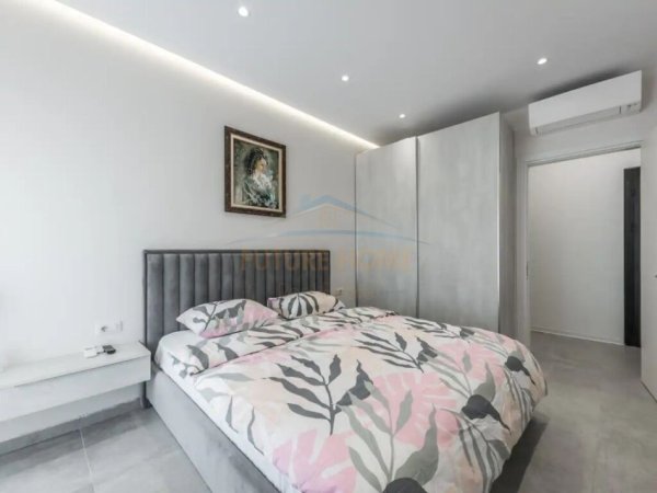 Tirane, shitet apartament 1+1, Kati 8, 205,000 € (RRUGA BARRIKADAVE)
