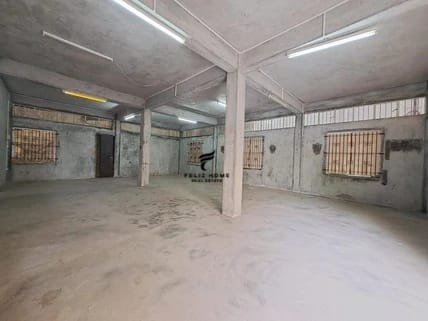 Tirane, jepet me qera dyqan , , 100 m² 400 € (QTU)