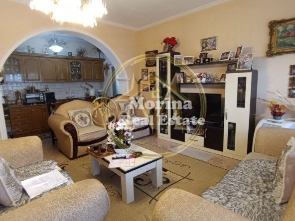 Tirane, shitet apartament 5+1, Kati 3, 220 m² 200,000 € (QSUT)