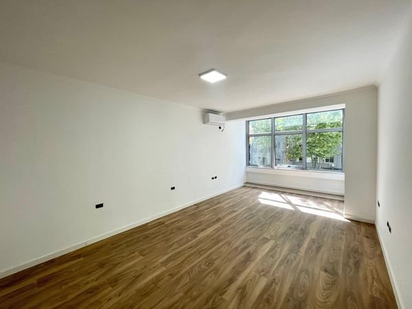 Tirane, jepet me qera apartament 1+1, , 80 m² 700 € (Rruga e Kavajes)