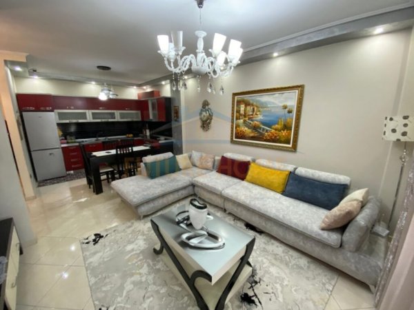 Tirane, shitet apartament 2+1, Kati 2, 115 m² 175,000 € (Xhamllik)