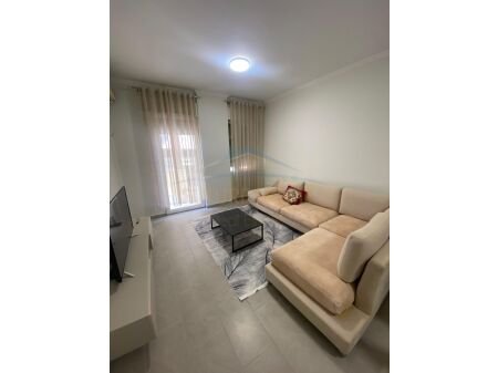 Tirane, jepet me qera apartament 1+1, Kati 3, 70 m² 550 € (Rruga Bilal Sina, Liqeni)