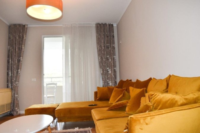 Tirane, jepet me qera apartament 2+1, Kati 3, 102 m² 500 € (FRESK)