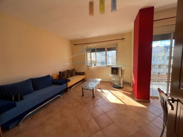 Durres Plazh, shitet apartament 1+1+Ballkon, Kati 7, 65,000 € (Pavarsia)