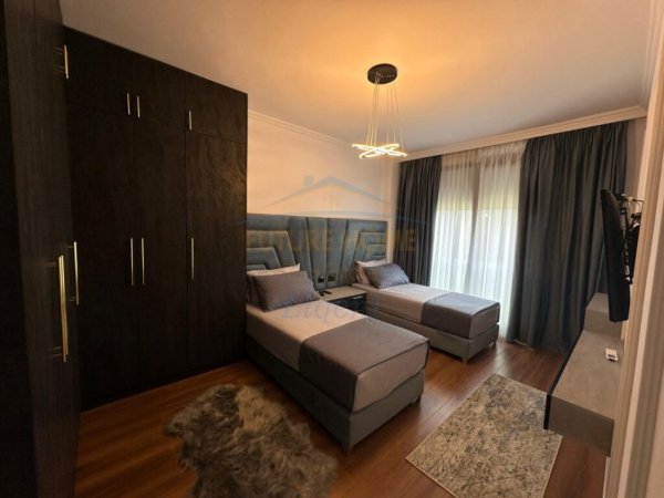 Tirane, jepet me qera apartament+verande | Penthouse 2+1+Aneks+Ballkon, Kati 3, 100 m² 1,500 € (rezidenca Sofia Teg)
