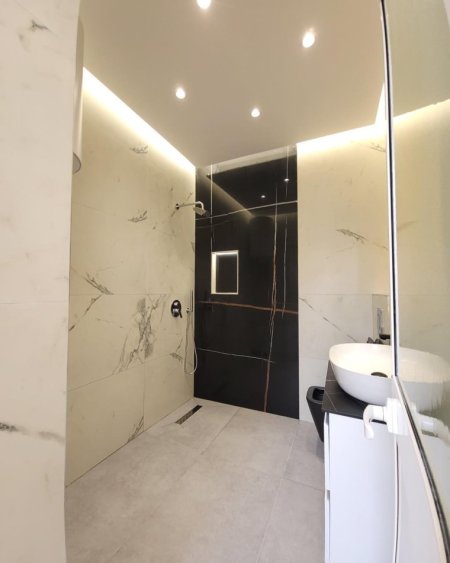 Tirane, shitet apartament 1+1+Ballkon, Kati 7, 58 m² 120,000 € 
