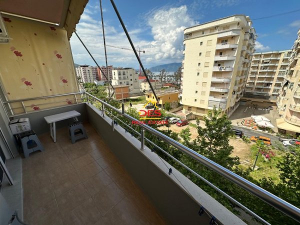 Vlore, jepet me qera apartament 1+1+Ballkon, Kati 5, 75 m² 400 € (Lungomare,Vlore)