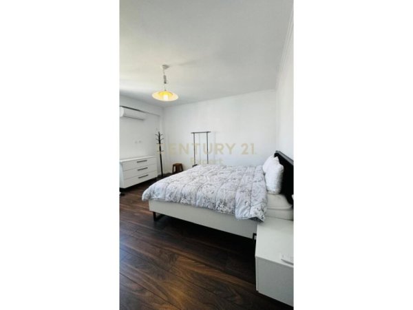 Tirane, jepet me qera apartament 2+1, Kati 6, 92 m² 800 € (rruga e durresit)