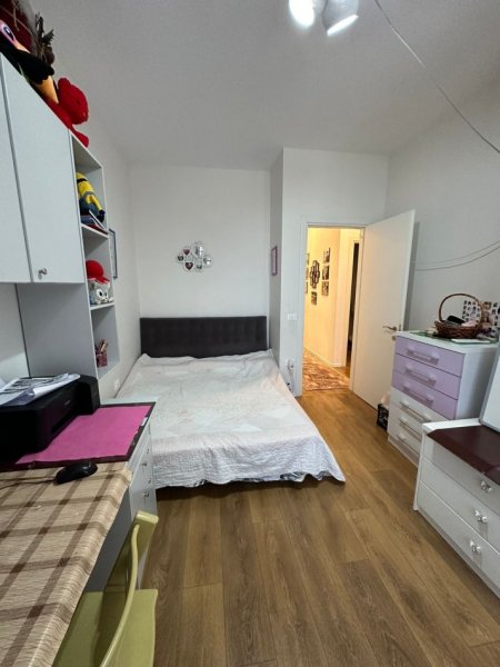 Tirane, shitet apartament 3+1+2 (i mobiluar), Kati 4, 113 m² 285,000 € (Komuna e Parisit)